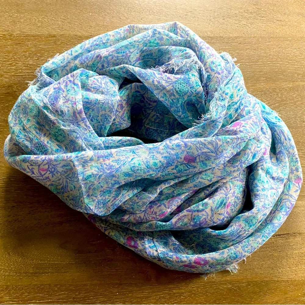 LAST CALL 🍺 FINAL PRICE • AEO | Floral Infinity Scarf